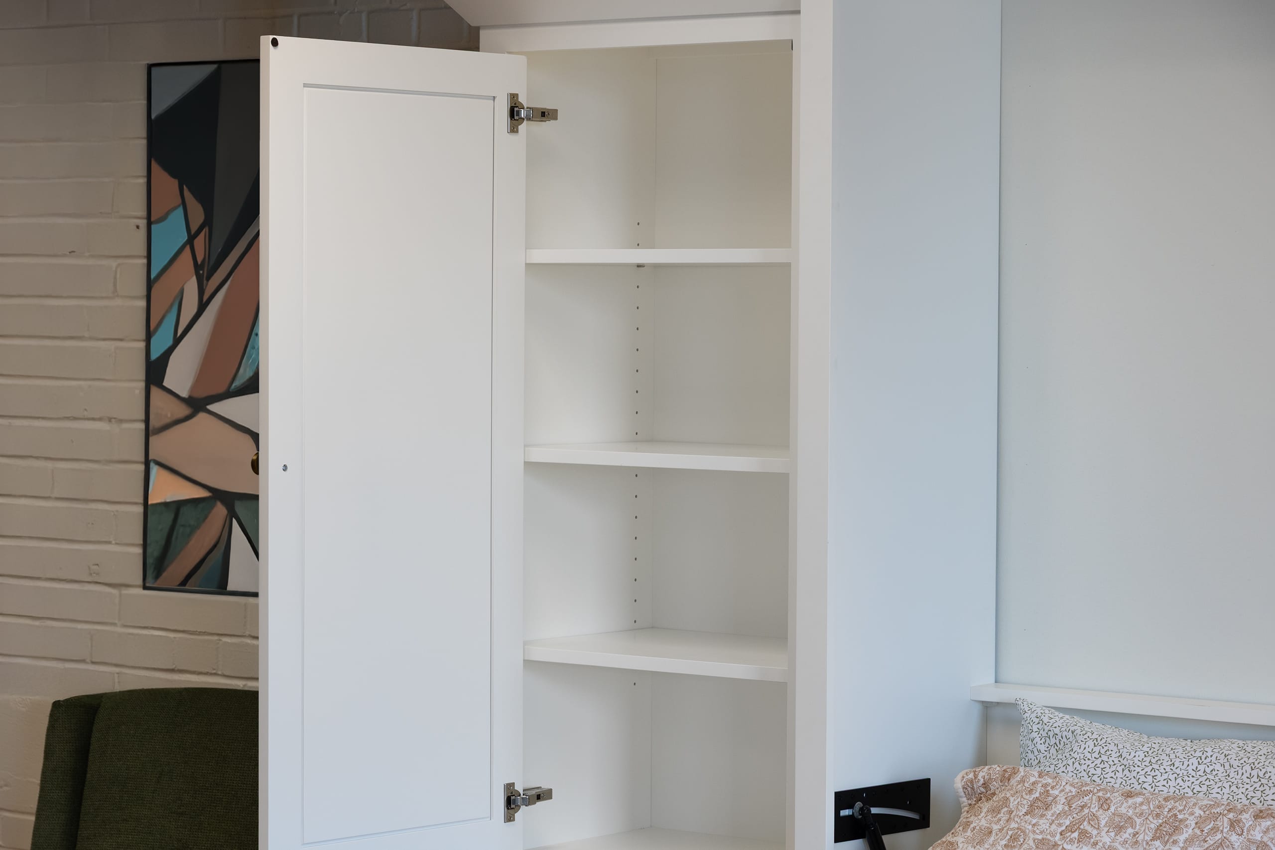White Shaker Murphy Bed Listing Photo 5