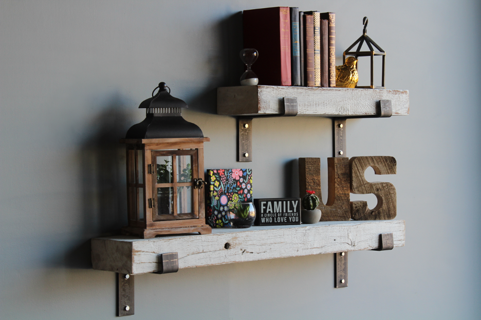 Reclaimed wood bookshelf idea